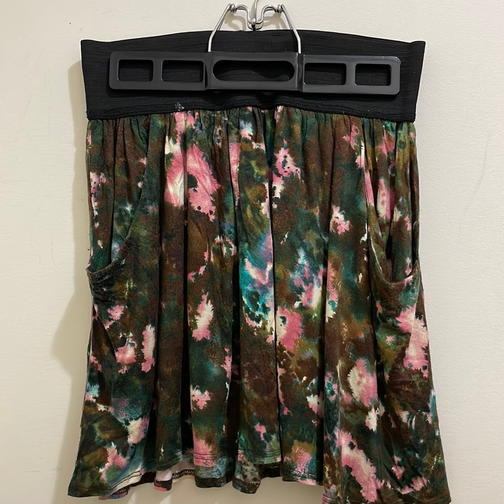 h.i.p. (Happening in the present) Mini skirt (sz m)